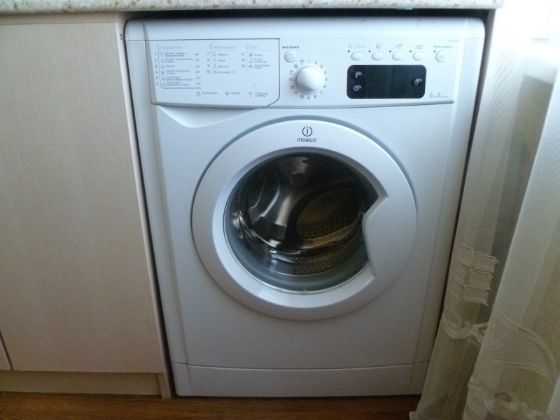  Indesit Iwse 6105 -  6