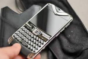 Очередной люксовый смартфон представила компания Vertu