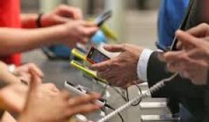 В конце лета на российском рынке смартфоны обогнали традиционные телефоны