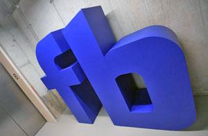 Facebook запускает 'умные динамики’ для конкуренции с Amazon Echo