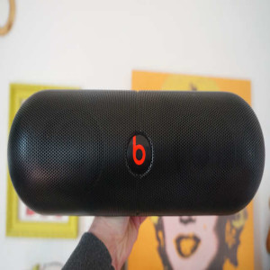 Beats Pill Red