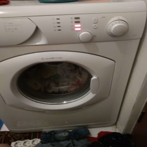 Ariston AV 102