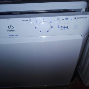 Indesit DFP 2727