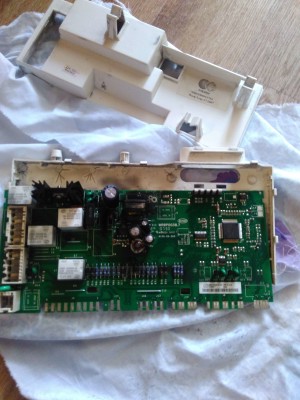 Ariston AVTL 83