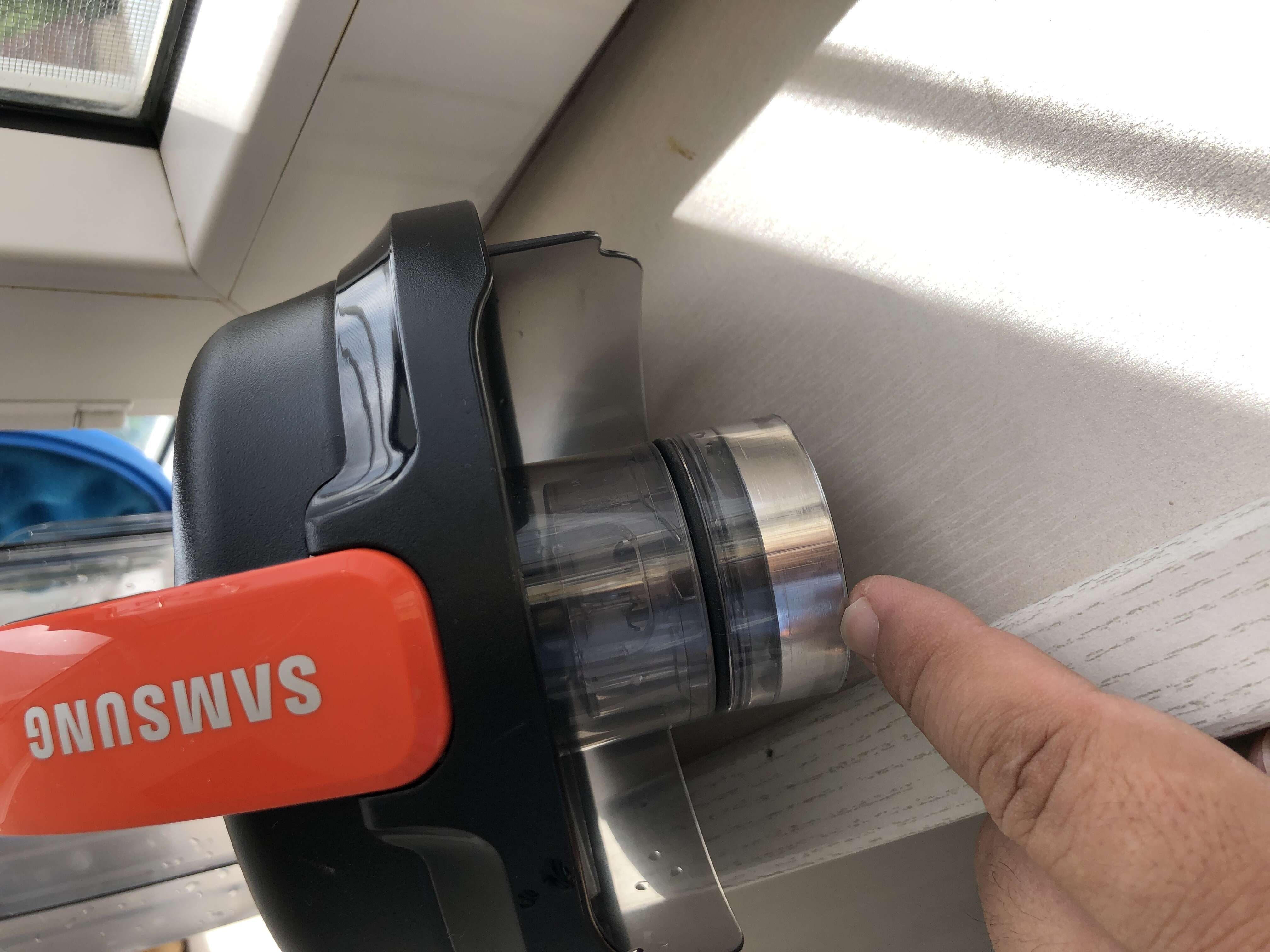 Маленький фильтр в виде ножа Samsung SC15K4136VL