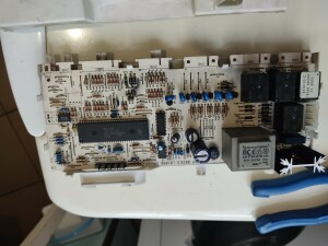 Ariston AT 84