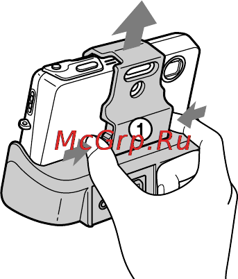 Sony DSC-T3 [14/158] Как снять держатель фотоаппарата для штатива нажмите язычки и снимите держатель фотоаппарата для штатива как показано на рисунке а затем отсоедините фотоаппарат от станции cyber shot