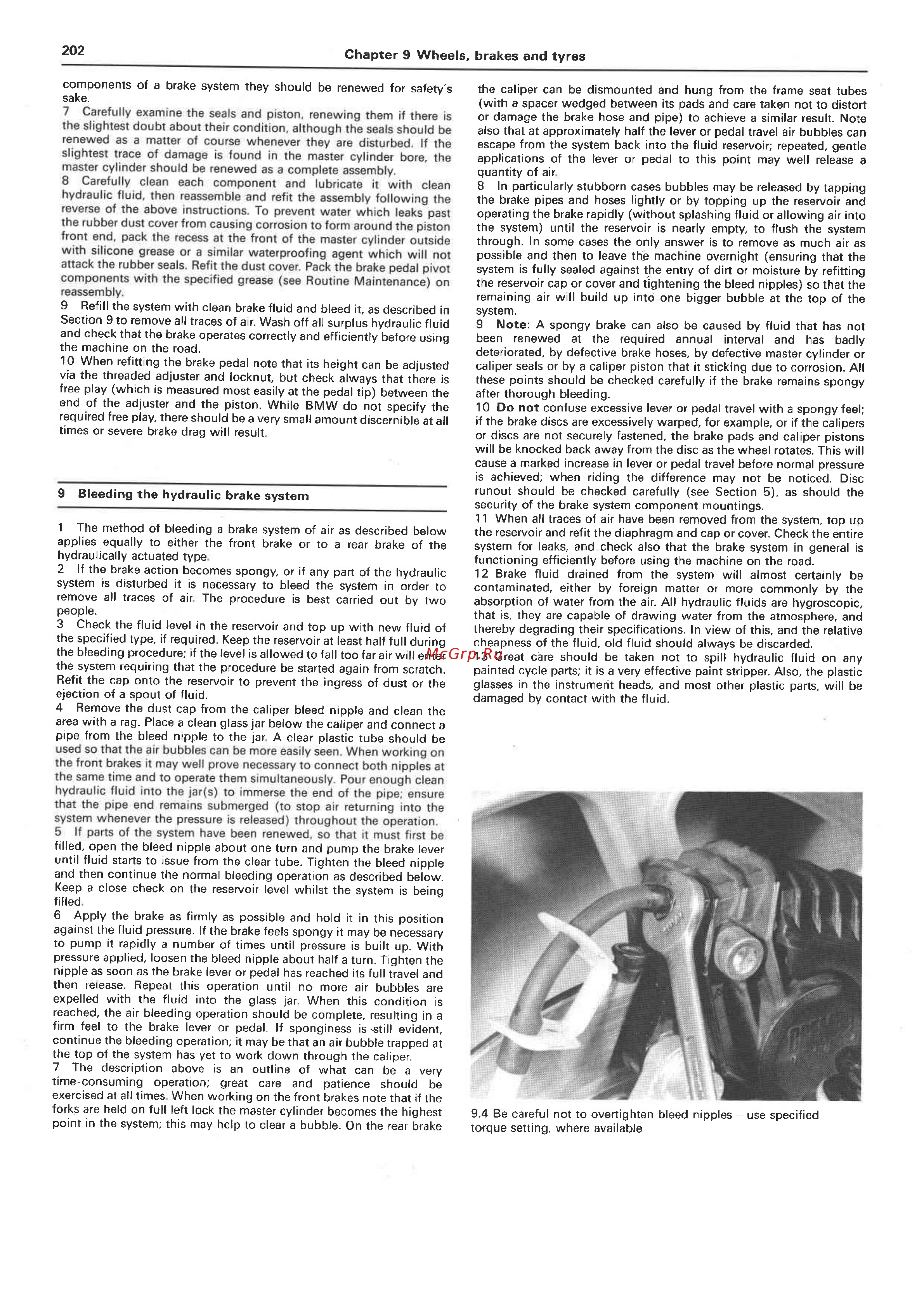 BMW K75 [202/236] Bleeding the hydraulic brake system